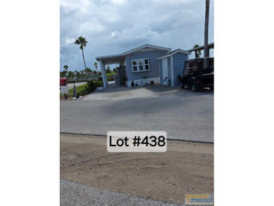Nice 1 bed/1 bath, very well cared for park model in convenient on Long Island Golf Course in Texas - for sale on GolfHomes.com, golf home, golf lot