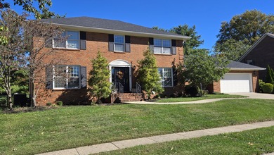 Fabulous updated home overlooking the first Fairway of on Greenbrier Golf and Country Club in Kentucky - for sale on GolfHomes.com, golf home, golf lot