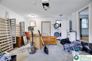 Step into this 3 bed 2 bath home and imagine placing your on Pocono Farms Country Club in Pennsylvania - for sale on GolfHomes.com, golf home, golf lot