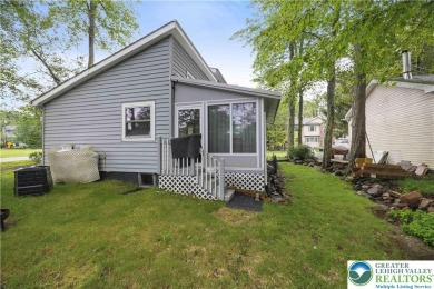 Step into this 3 bed 2 bath home and imagine placing your on Pocono Farms Country Club in Pennsylvania - for sale on GolfHomes.com, golf home, golf lot