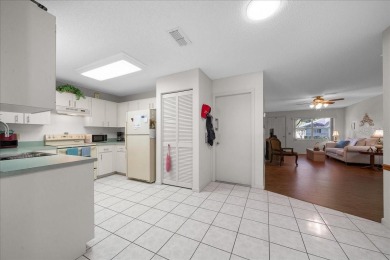 END UNIT in Crescent Ridge - Light, Bright & Move-In Ready!
 on On Top of the World Golf Course in Florida - for sale on GolfHomes.com, golf home, golf lot