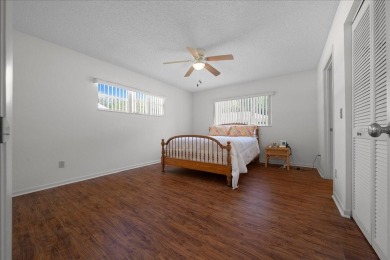 END UNIT in Crescent Ridge - Light, Bright & Move-In Ready!
 on On Top of the World Golf Course in Florida - for sale on GolfHomes.com, golf home, golf lot