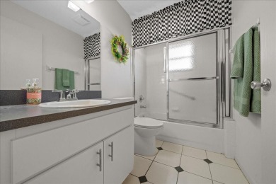 END UNIT in Crescent Ridge - Light, Bright & Move-In Ready!
 on On Top of the World Golf Course in Florida - for sale on GolfHomes.com, golf home, golf lot