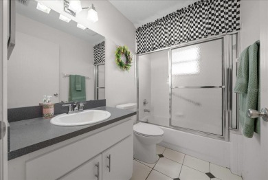 END UNIT in Crescent Ridge - Light, Bright & Move-In Ready!
 on On Top of the World Golf Course in Florida - for sale on GolfHomes.com, golf home, golf lot