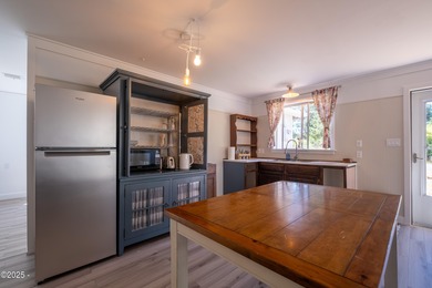 This darling single level Gleneden Beach cottage has been on Salishan Spa and Golf Resort in Oregon - for sale on GolfHomes.com, golf home, golf lot