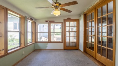 Welcome to this beautifully maintained 5-bed, 2.5-bath home on West Plains Country Club in Missouri - for sale on GolfHomes.com, golf home, golf lot