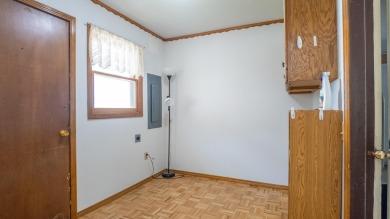 Welcome to this beautifully maintained 5-bed, 2.5-bath home on West Plains Country Club in Missouri - for sale on GolfHomes.com, golf home, golf lot