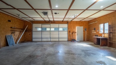 Welcome to this beautifully maintained 5-bed, 2.5-bath home on West Plains Country Club in Missouri - for sale on GolfHomes.com, golf home, golf lot