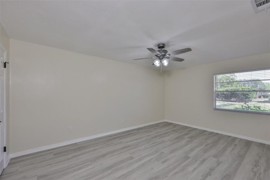 Under contract-accepting backup offers. One or more photo(s) has on Falcon Watch Golf Club in Florida - for sale on GolfHomes.com, golf home, golf lot