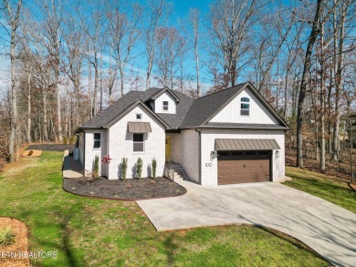 This beautifully built, immaculate open-concept ranch-style home on Toqua Golf Course - Loudon County in Tennessee - for sale on GolfHomes.com, golf home, golf lot