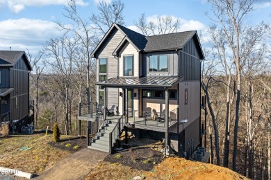 Furnished, new-construction 5 bedroom cabin less than 4 minutes on Sevierville Golf Club in Tennessee - for sale on GolfHomes.com, golf home, golf lot