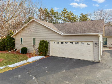 Charming 3 Bed Condo Just Minutes From the Reedsburg Golf Course
 on Reedsburg Country Club in Wisconsin - for sale on GolfHomes.com, golf home, golf lot