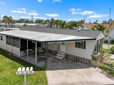 One or more photo(s) has been virtually staged. LOCATION on Gulf Gate Golf Club in Florida - for sale on GolfHomes.com, golf home, golf lot