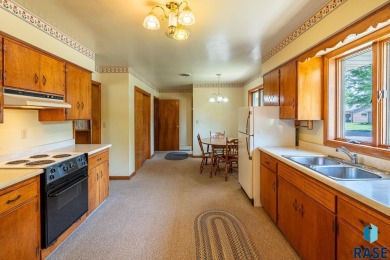 ORIGINAL OWER HOME! This 3+ bedroom ranch was custom built in on The Bridges At Beresford in South Dakota - for sale on GolfHomes.com, golf home, golf lot