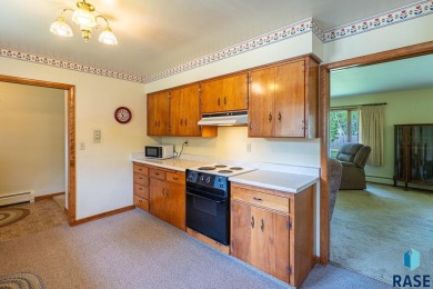 ORIGINAL OWER HOME! This 3+ bedroom ranch was custom built in on The Bridges At Beresford in South Dakota - for sale on GolfHomes.com, golf home, golf lot