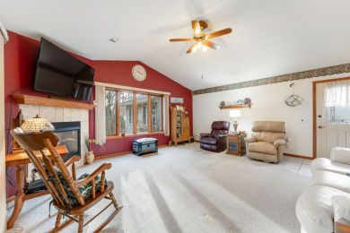 Charming 3 Bed Condo Just Minutes From the Reedsburg Golf Course
 on Reedsburg Country Club in Wisconsin - for sale on GolfHomes.com, golf home, golf lot