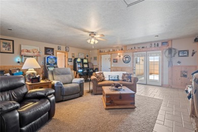 NICE 2,353 SQFT HOME WITH A LARGE FAMILY ROOM WITH ITS OWN on Valle Vista Golf Course in Arizona - for sale on GolfHomes.com, golf home, golf lot
