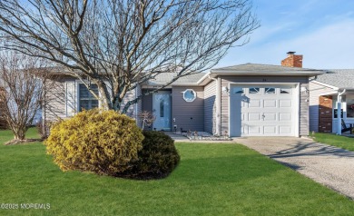Welcome to this beautifully maintained 2-bedroom, 2-bathroom on Lions Head Country Club in New Jersey - for sale on GolfHomes.com, golf home, golf lot
