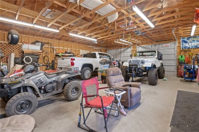 NICE 2,353 SQFT HOME WITH A LARGE FAMILY ROOM WITH ITS OWN on Valle Vista Golf Course in Arizona - for sale on GolfHomes.com, golf home, golf lot
