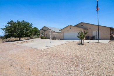 NICE 2,353 SQFT HOME WITH A LARGE FAMILY ROOM WITH ITS OWN on Valle Vista Golf Course in Arizona - for sale on GolfHomes.com, golf home, golf lot