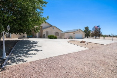 NICE 2,353 SQFT HOME WITH A LARGE FAMILY ROOM WITH ITS OWN on Valle Vista Golf Course in Arizona - for sale on GolfHomes.com, golf home, golf lot