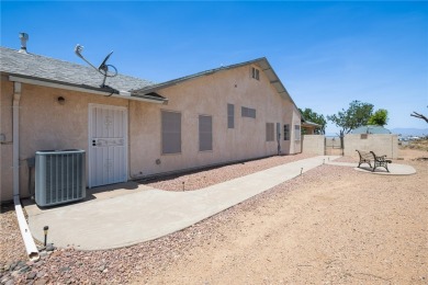NICE 2,353 SQFT HOME WITH A LARGE FAMILY ROOM WITH ITS OWN on Valle Vista Golf Course in Arizona - for sale on GolfHomes.com, golf home, golf lot