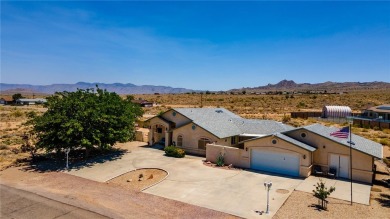 NICE 2,353 SQFT HOME WITH A LARGE FAMILY ROOM WITH ITS OWN on Valle Vista Golf Course in Arizona - for sale on GolfHomes.com, golf home, golf lot