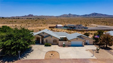 NICE 2,353 SQFT HOME WITH A LARGE FAMILY ROOM WITH ITS OWN on Valle Vista Golf Course in Arizona - for sale on GolfHomes.com, golf home, golf lot