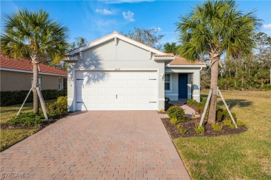THIS HOME IS THE LOWEST PRICED OVERSIZED LOT HOMES IN THE on River Hall Country Club in Florida - for sale on GolfHomes.com, golf home, golf lot