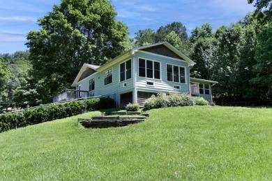 Welcome to your charming home!! As you enter this home, the on Mountain Harbour Golf Club in North Carolina - for sale on GolfHomes.com, golf home, golf lot