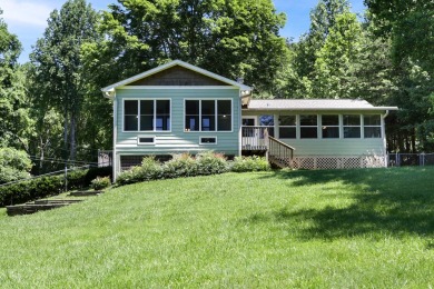 Welcome to your charming home!! As you enter this home, the on Mountain Harbour Golf Club in North Carolina - for sale on GolfHomes.com, golf home, golf lot