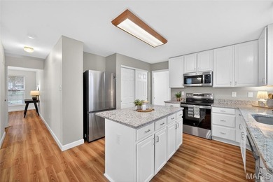 Welcome to this beautiful & spacious 4-bedroom, 3.5-bath home on The Falls Golf Club in Missouri - for sale on GolfHomes.com, golf home, golf lot