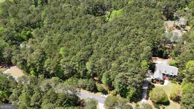 THIS IS A MEMBERSHIP AVAILABLE LOT - Wooded gently sloping to on Reynolds Lake Oconee - The Landing in Georgia - for sale on GolfHomes.com, golf home, golf lot