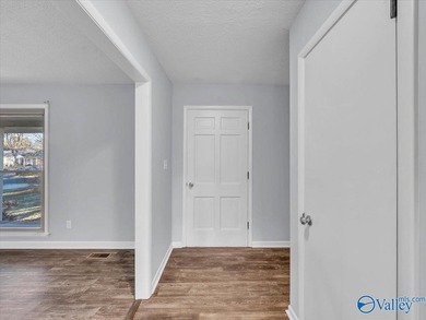 WELL MAINTAINED SOUTH HUNTSVILLE HOME!! JUST AROUND THE CORNER on Valley Hill Country Club in Alabama - for sale on GolfHomes.com, golf home, golf lot