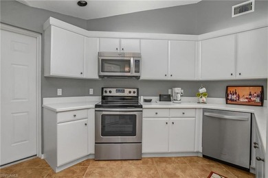 This large Fountain Lakes villa offers a huge Florida room with on Fountain Lakes Community Golf Course in Florida - for sale on GolfHomes.com, golf home, golf lot