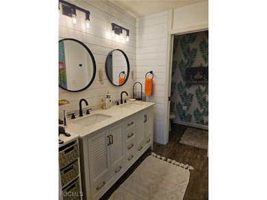 Rarely available garage unit in the Verandas at Cross Creek has on Cross Creek Country Club in Florida - for sale on GolfHomes.com, golf home, golf lot