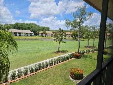 Rarely available garage unit in the Verandas at Cross Creek has on Cross Creek Country Club in Florida - for sale on GolfHomes.com, golf home, golf lot