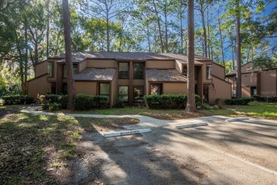 Under contract-accepting backup offers. PRICE REDUCED-$189,000 - on Palm Harbor Golf Club in Florida - for sale on GolfHomes.com, golf home, golf lot