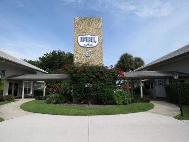 This 2/2 villa sits directly on the golf course which is free to on Leisureville Community Golf Course in Florida - for sale on GolfHomes.com, golf home, golf lot
