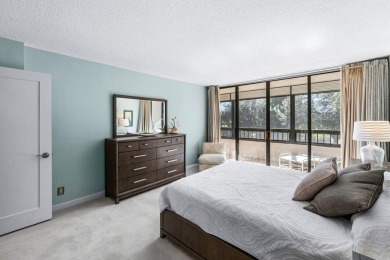 Newly Updated 2-bedroom/2-bathroom condo in the desirable and on The Country Club At Boca Raton in Florida - for sale on GolfHomes.com, golf home, golf lot