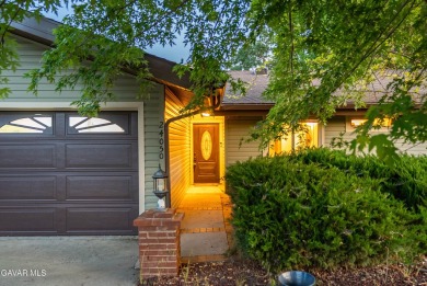 ***LIVE BEAUTIFULLY*** Welcome to this charming 3-bedroom on Oak Tree Country Club in California - for sale on GolfHomes.com, golf home, golf lot