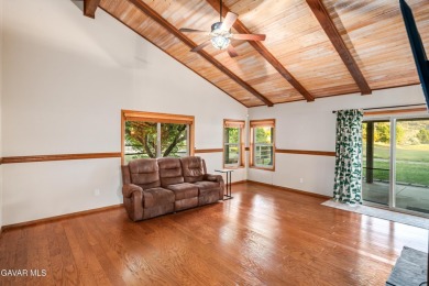 ***LIVE BEAUTIFULLY*** Welcome to this charming 3-bedroom on Oak Tree Country Club in California - for sale on GolfHomes.com, golf home, golf lot