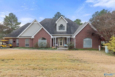 Stunning 3 bed, 2.5 bath home with bonus room, ideally on Twin Pines Golf Course in Alabama - for sale on GolfHomes.com, golf home, golf lot