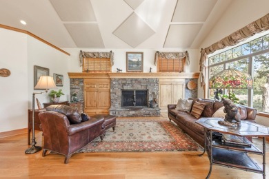 Single level living overlooking 4th fairway at award winning on Aspen Lakes Golf Course in Oregon - for sale on GolfHomes.com, golf home, golf lot