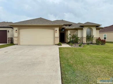 Beautiful home at SPI Golf Community! Features 3 bedrooms, 2 on South Padre Island Golf Club in Texas - for sale on GolfHomes.com, golf home, golf lot