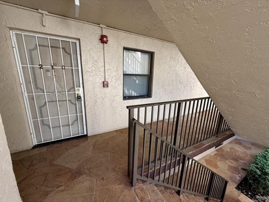 Beautifully maintained 2-bedroom, 2-bath condo in the desirable on  in Florida - for sale on GolfHomes.com, golf home, golf lot