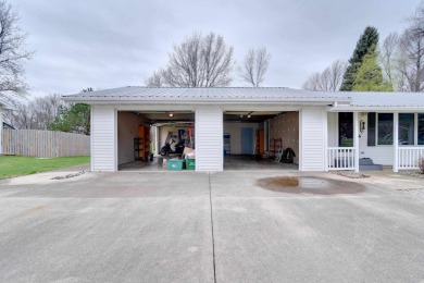 One-owner LOVED 3-bedroom, 2-bathroom home on the GOLF COURSE on Country Greens Golf Course in Iowa - for sale on GolfHomes.com, golf home, golf lot