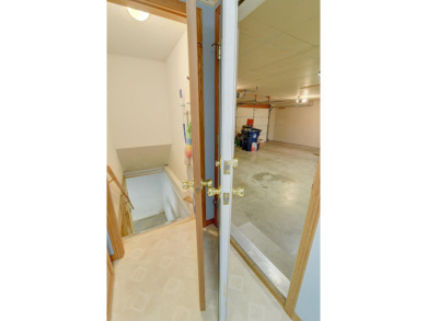 One-owner LOVED 3-bedroom, 2-bathroom home on the GOLF COURSE on Country Greens Golf Course in Iowa - for sale on GolfHomes.com, golf home, golf lot