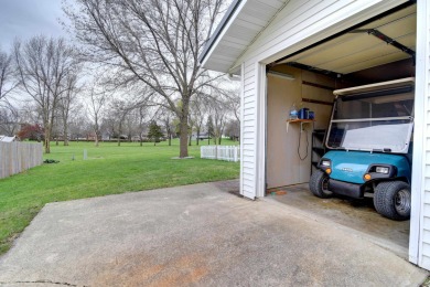 One-owner LOVED 3-bedroom, 2-bathroom home on the GOLF COURSE on Country Greens Golf Course in Iowa - for sale on GolfHomes.com, golf home, golf lot