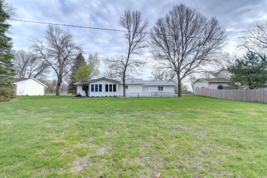 One-owner LOVED 3-bedroom, 2-bathroom home on the GOLF COURSE on Country Greens Golf Course in Iowa - for sale on GolfHomes.com, golf home, golf lot